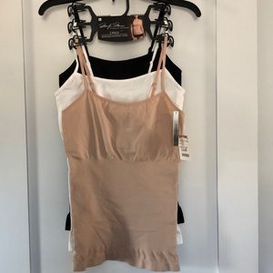 Women’s seem less shaping camisoles